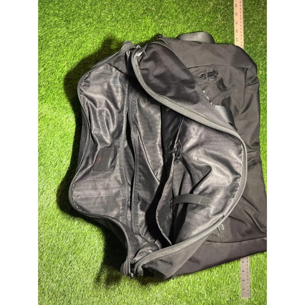 TUMI Men Kessler 22353 Boston‎ Bag Business- Like New